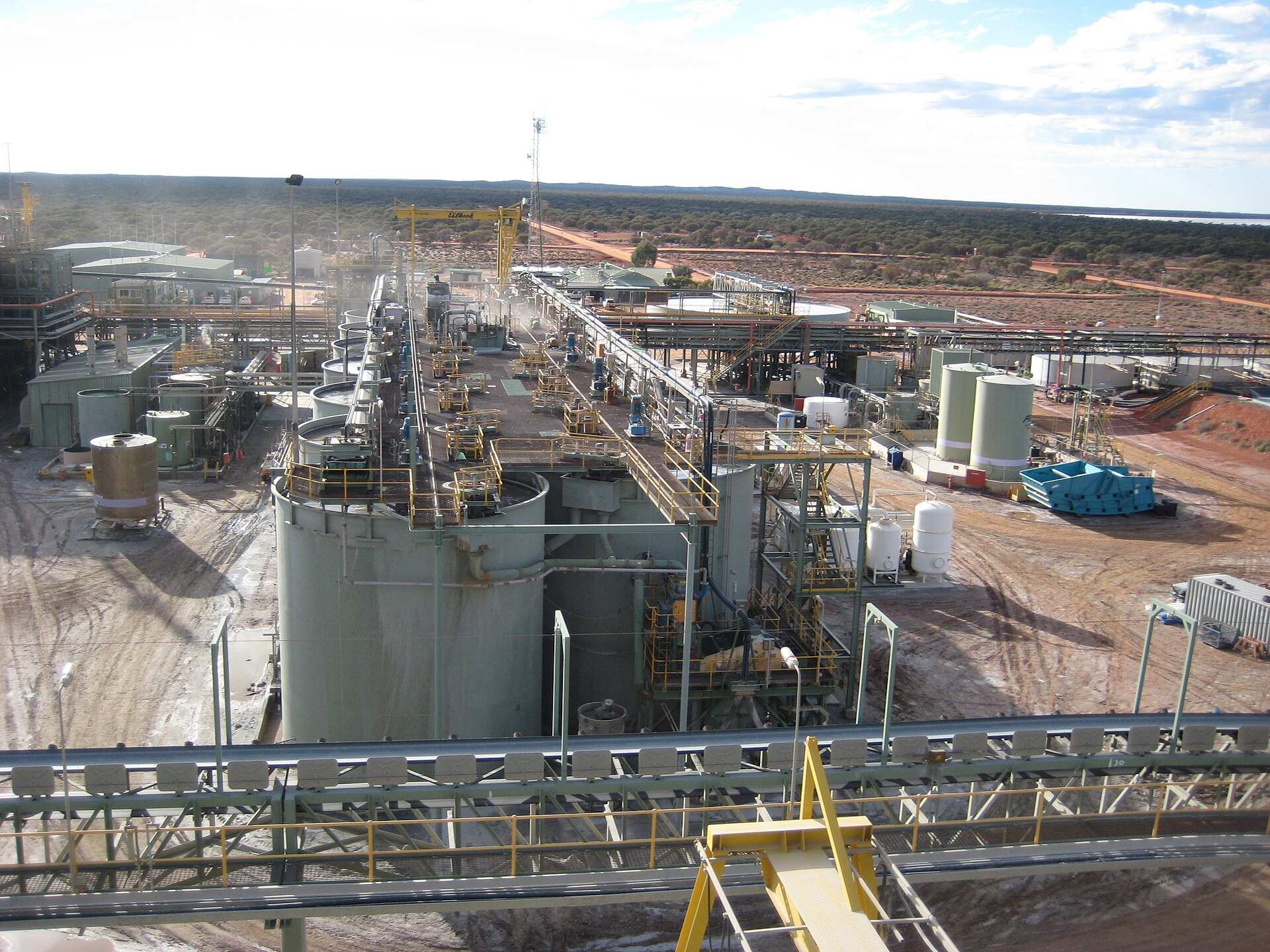 The processing plant at Sunrise Dam gold mine, WA, seen from above